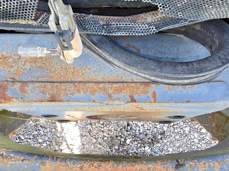 new-holland-tm135-image-30