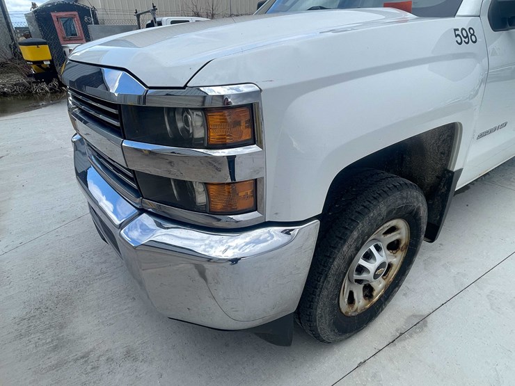 2015-chevrolet-2500-image-10