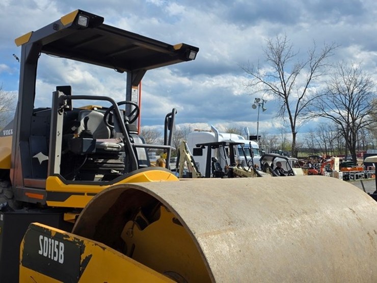 2018-volvo-sd115b-image-35