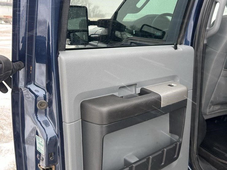 2016-ford-f350-xlt-image-21