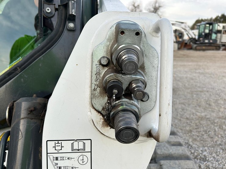 2023-bobcat-t770-image-11