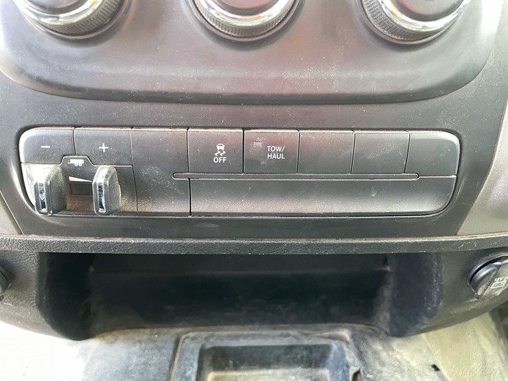 2016-dodge-2500-image-90