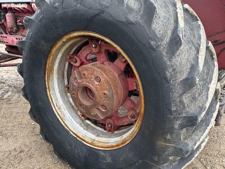 case-ih-560-image-10