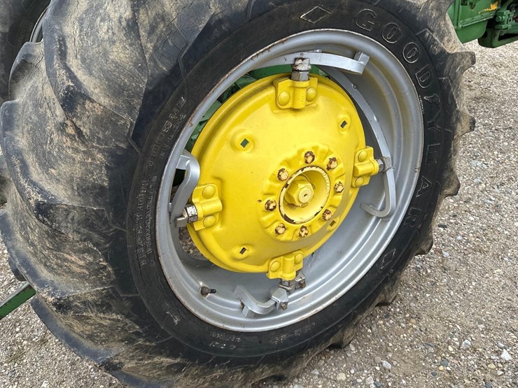 john-deere-420-image-11