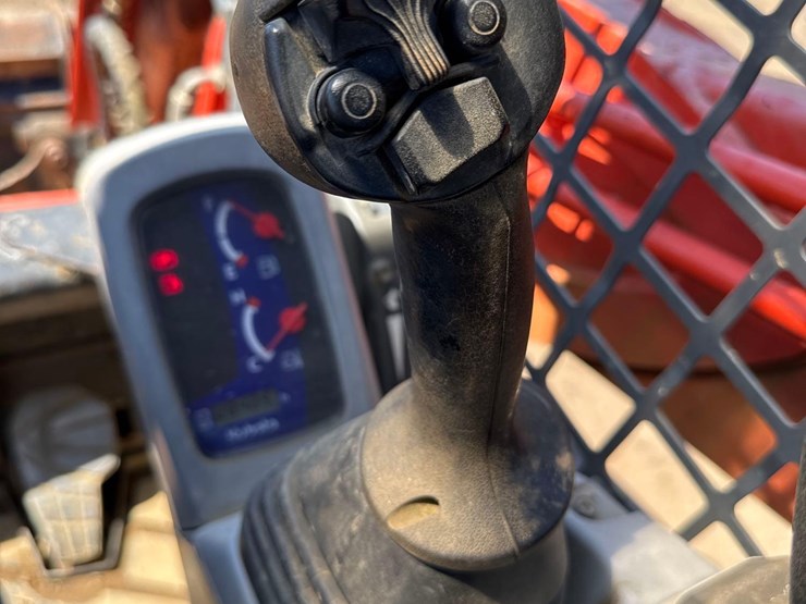 2017-kubota-svl75-2-image-19