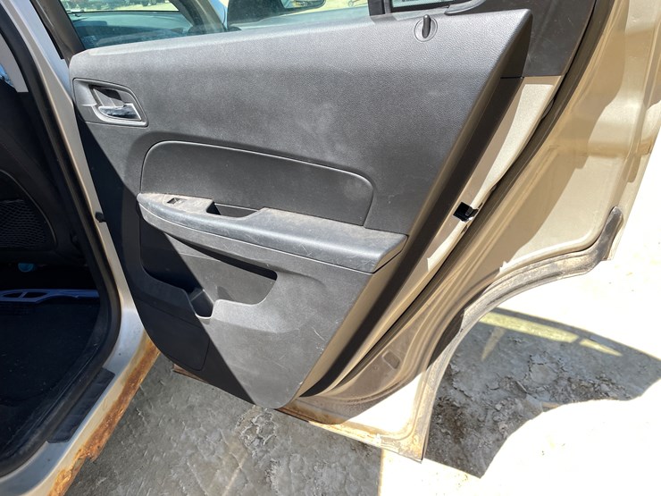 2013-chevrolet-equinox-image-37