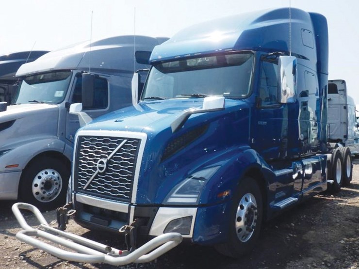 2022-volvo-vnl-760-image-1