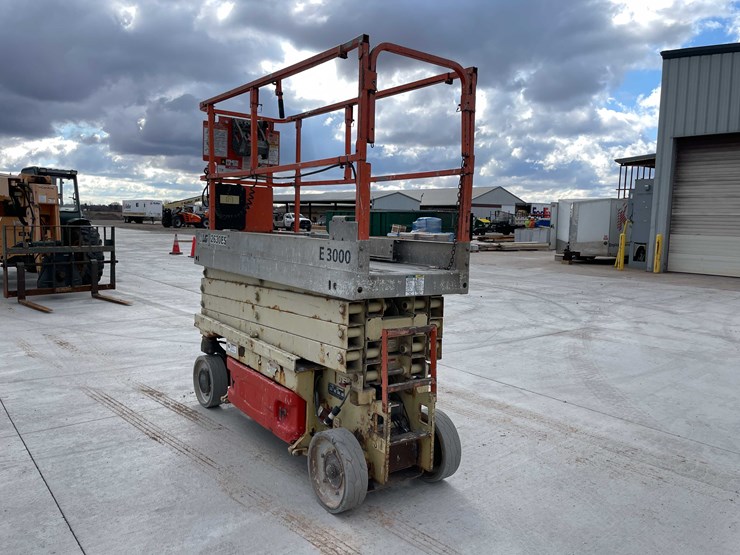 2008-jlg-2630es-image-3