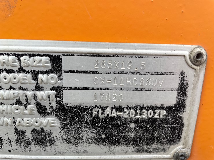 #110-•-2014-volvo-car-hauler-semi-and-trailer-(has-wi-title)-image-53