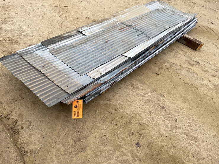 #3978-•-(15)-corrugated-steel-siding-image-1