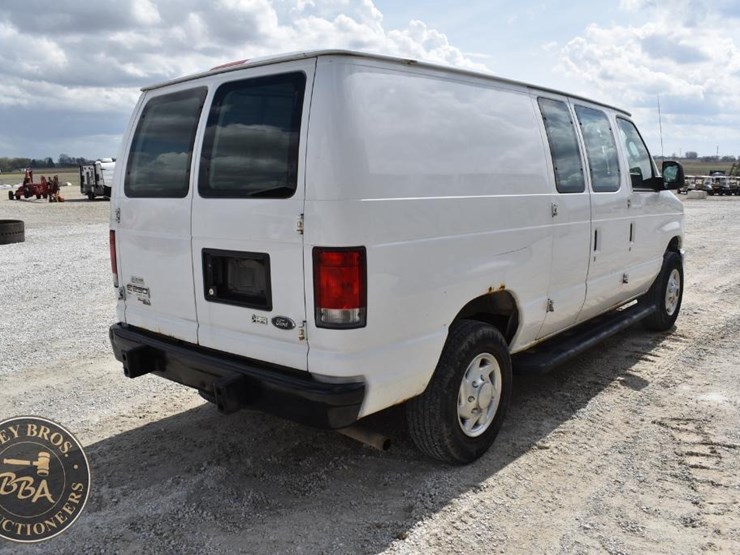 2014-ford-e250-image-5