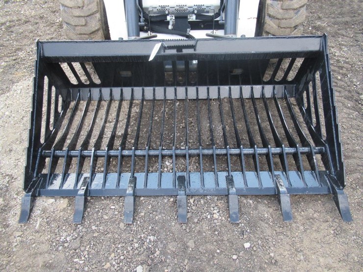 wildcat-72"-skid-steer-skeleton-tooth-bucket-image-3
