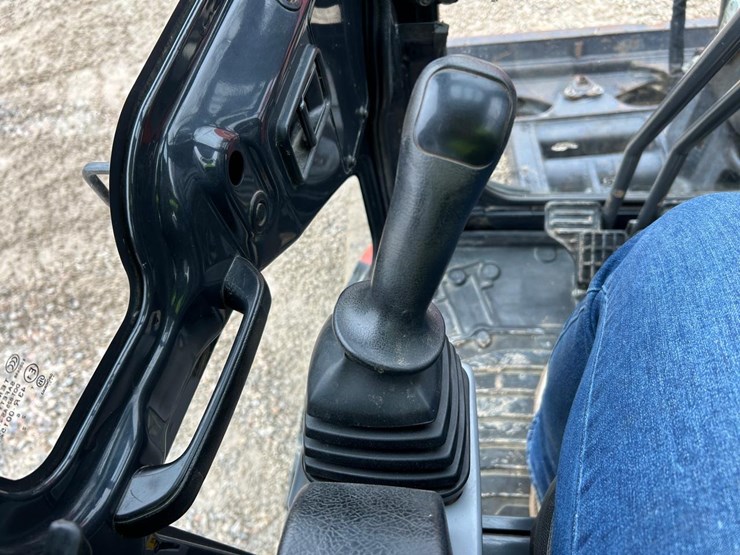 2016-kubota-kx040-4-image-24