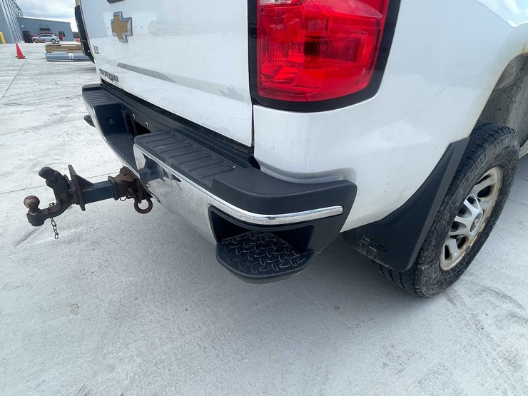 2015-chevrolet-2500-image-21