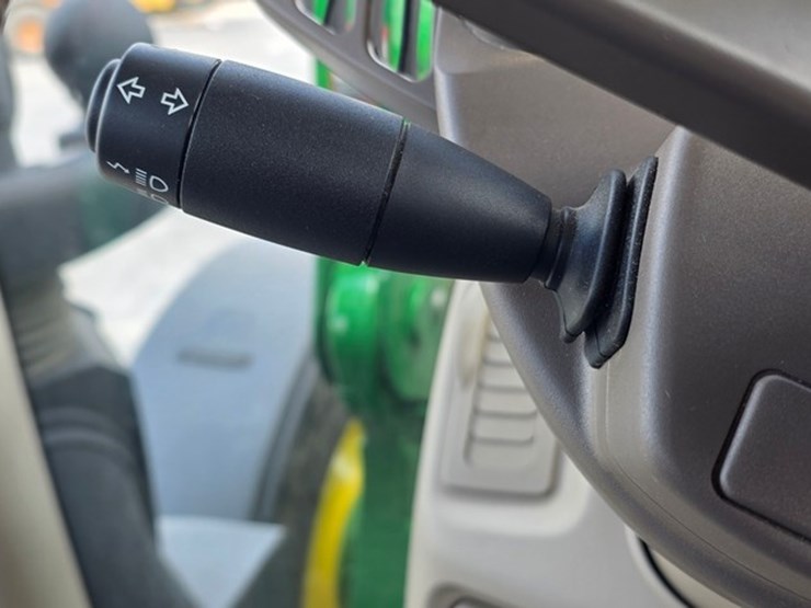 2021-john-deere-6230r-image-96