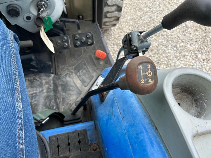 new-holland-boomer-40-image-23