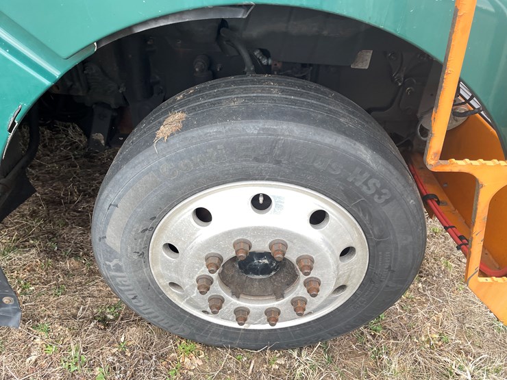 #110-•-2014-volvo-car-hauler-semi-and-trailer-(has-wi-title)-image-68