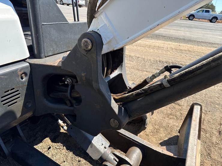 2012-bobcat-e50-image-15