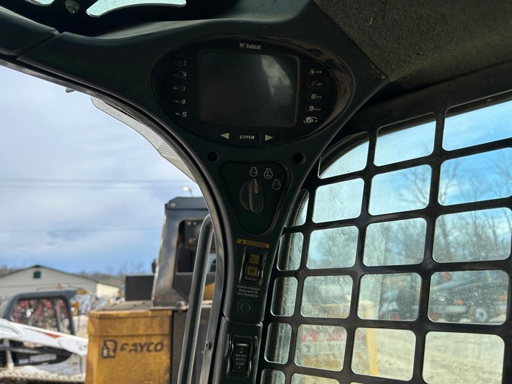 2021-bobcat-t770-image-23