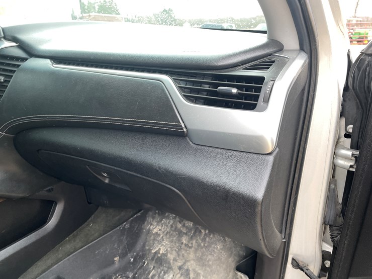 2015-chevrolet-suburban-image-56