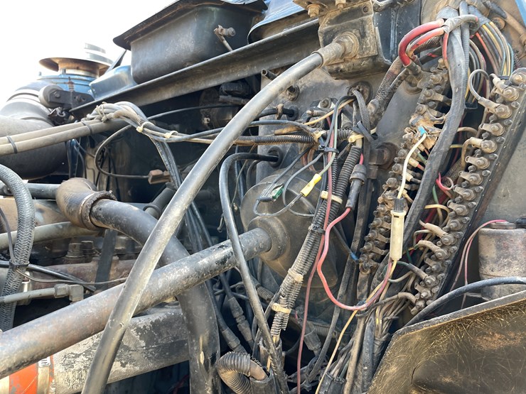 #401-•-1991-mac-rb688s-dump-truck-(has-mn-title)-image-109