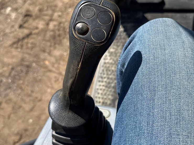 2019-xcmg-xe210u-image-30