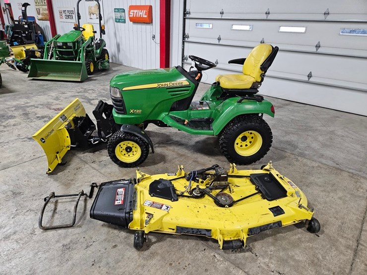 john-deere-x720-image-2