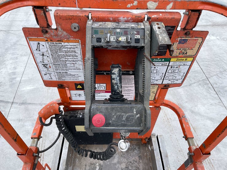 2008-jlg-2630es-image-33