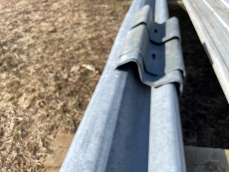 #10687-•-(9)-13'-6"-sections-of-guard-rail-image-3