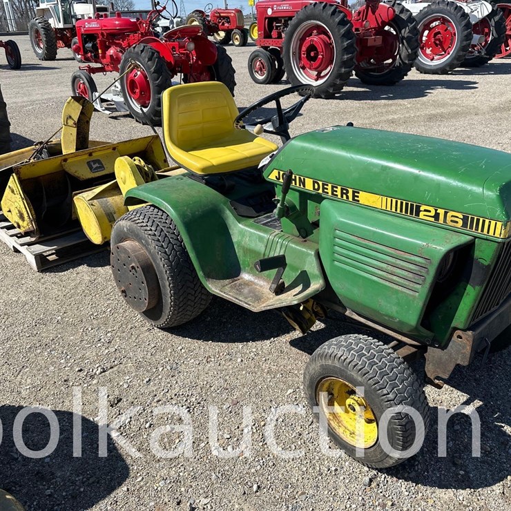 JOHN DEERE 216