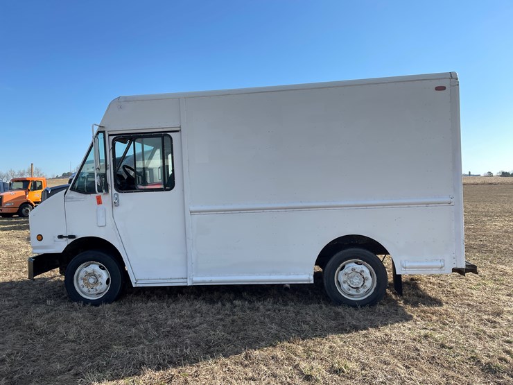 #164-•-2005-freightliner-box-truck-(has-wi-title)-image-8