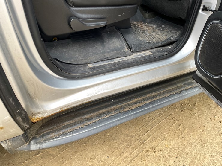 2015-chevrolet-suburban-image-46