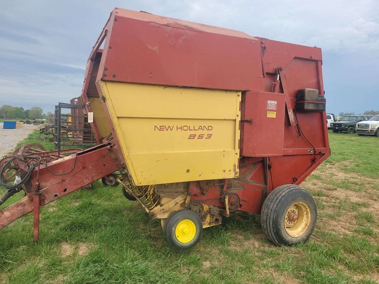 new-holland-853-image-2