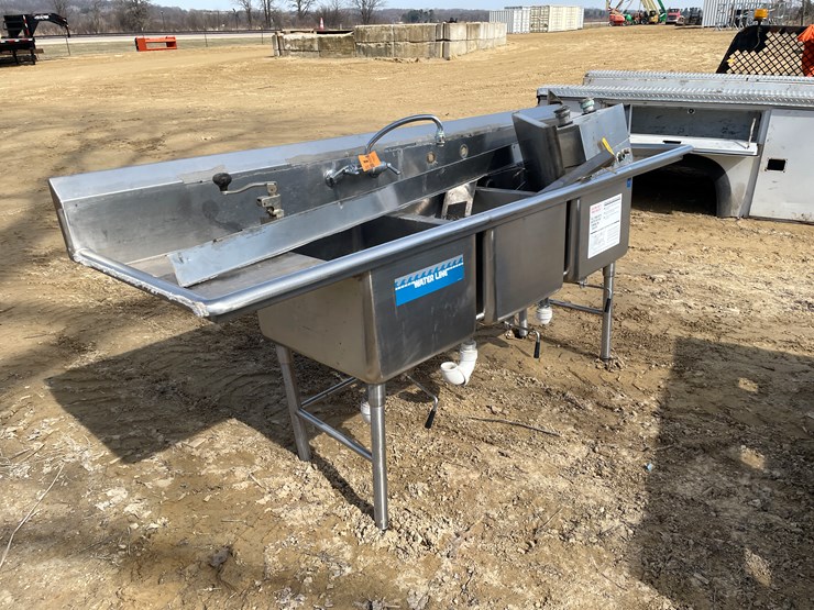 #3974-•-stainless-steel-3-bay-sink-image-3