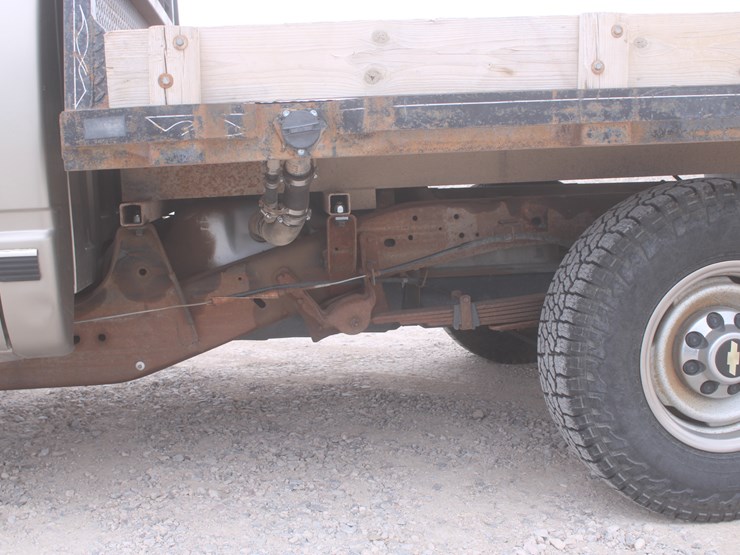 2000-chevrolet-k3500-image-13