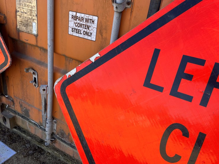 #3935-•-retired-fiberglass-road-signs-image-6