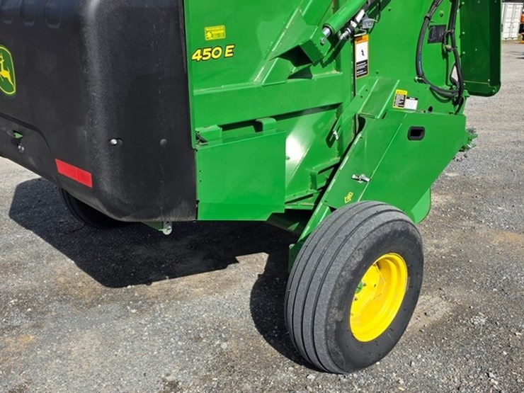 2020-john-deere-450e-image-13