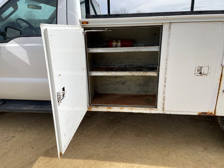 2008-ford-f550-image-32