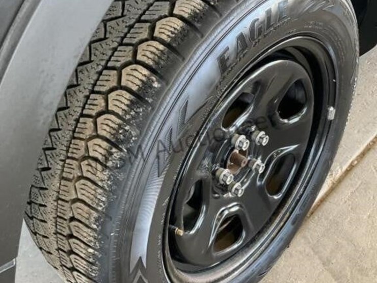 2017-ford-explorer-image-8