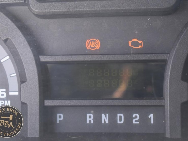 2014-ford-e250-image-16