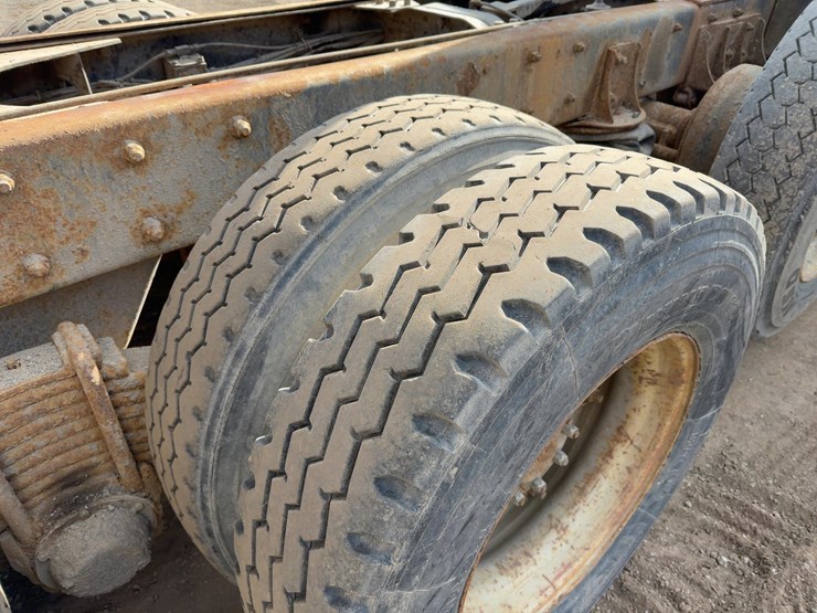 1998-mack-rd690s-image-23