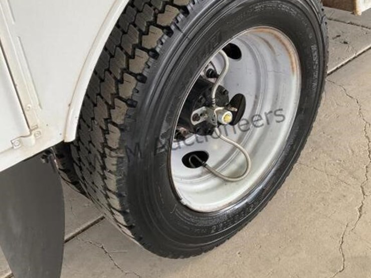 2016-ford-f550-image-8