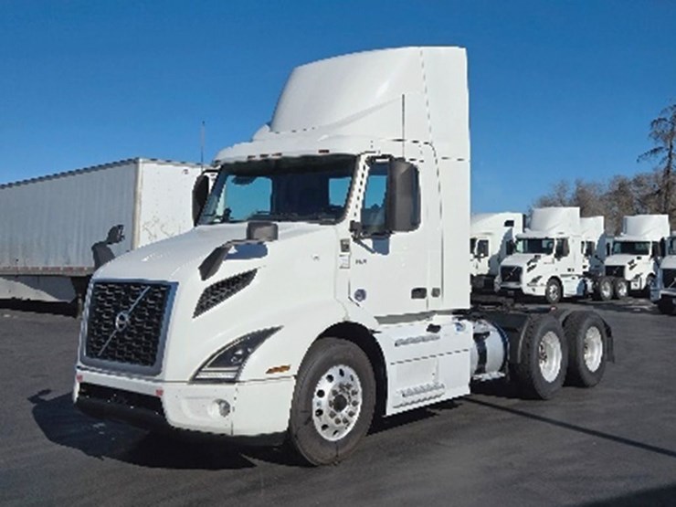 2020-volvo-vnr300-image-1