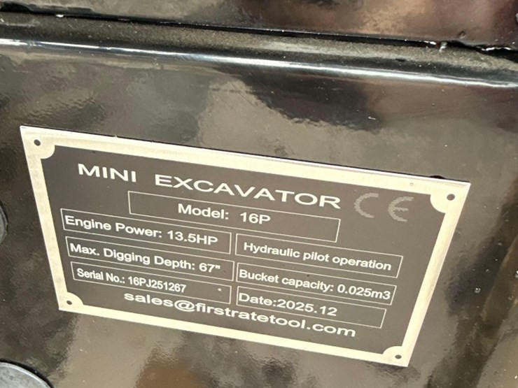 new-vicsec-co-mini-excavator-model-vc16p-image-7