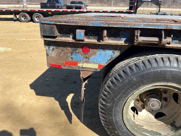 #1030-•-1973-28'-pike-semi-trailer-(has-wi-title)-image-22