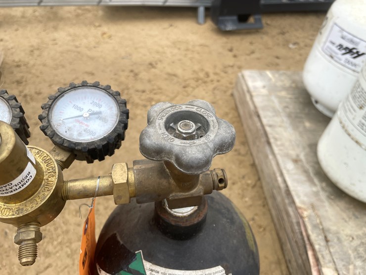 #3922-•-(7)-refrigerant-tanks-and-(1)-nitrogen/argon-tank-image-7