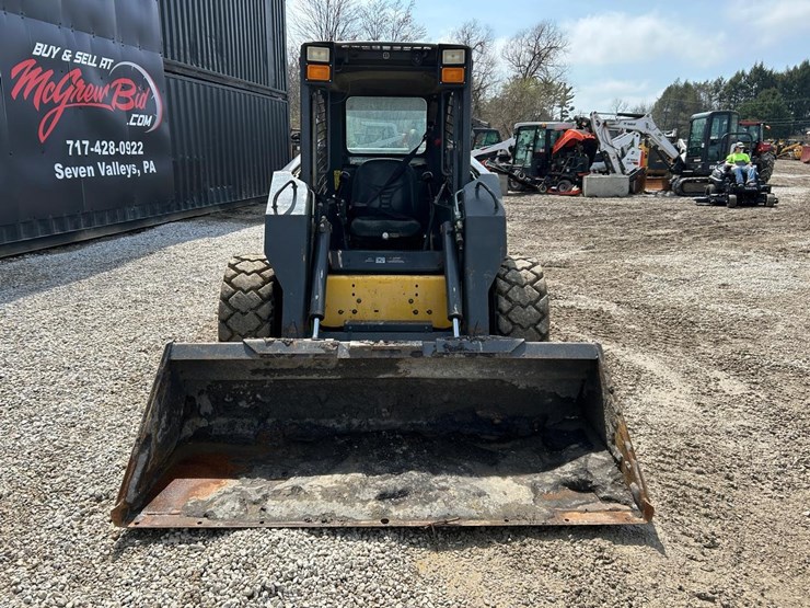 new-holland-l180-image-7