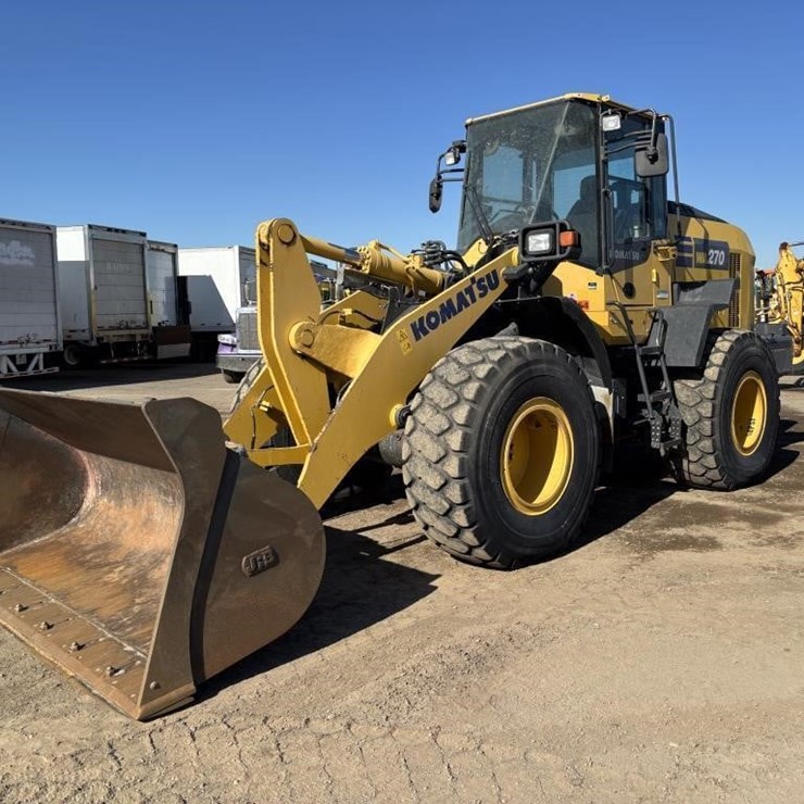 2018 KOMATSU WA270-8