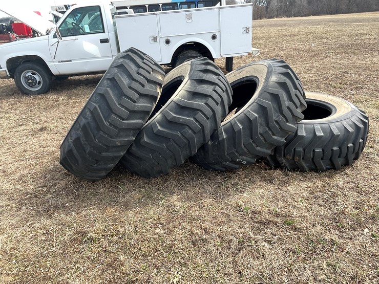 #10707-•-(4)-17.5-25-denman-loader-tires-image-2