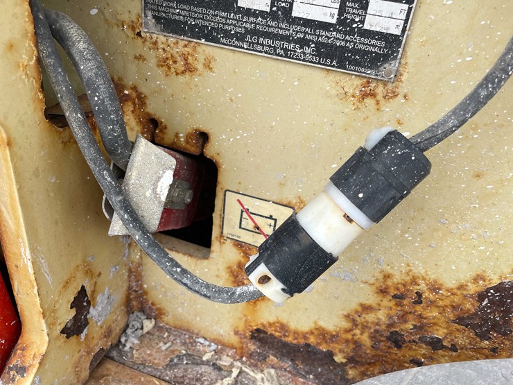 2008-jlg-2630es-image-25